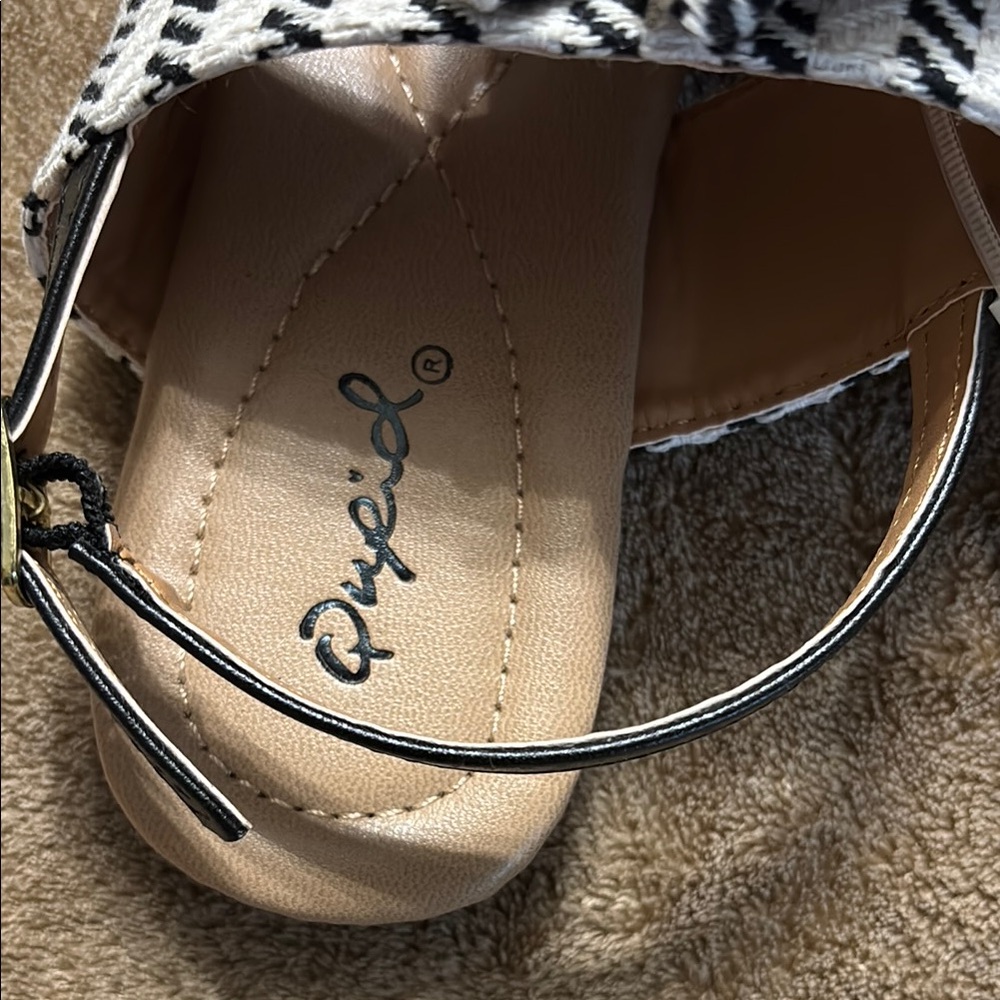 Qupid Black and White Striped Sandals - Picture 11 of 13